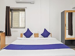 OYO 19530 SilverKey Vishrantwadi