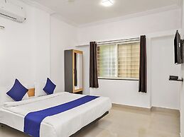 OYO 19530 SilverKey Vishrantwadi