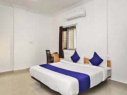 OYO 19530 SilverKey Vishrantwadi