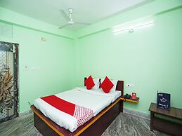 OYO 24642 Manorama Guest House