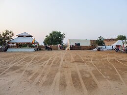 OYO 26228 Royal Camps