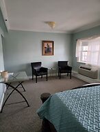 Lowell Inn