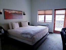 Lowell Inn