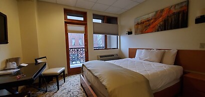 Lowell Inn