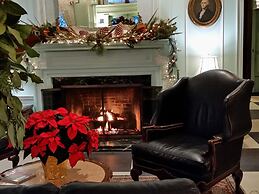 Lowell Inn