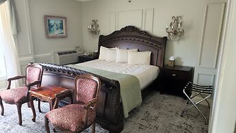 Lowell Inn