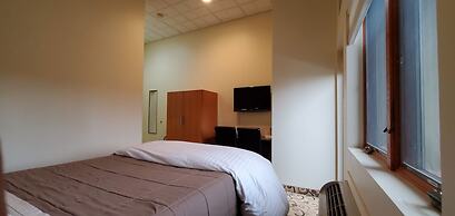 Lowell Inn