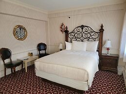 Lowell Inn