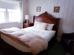 Lowell Inn