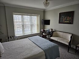 Lowell Inn