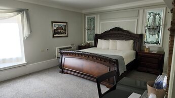 Lowell Inn