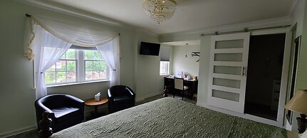 Lowell Inn