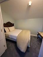 Lowell Inn