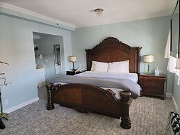 Lowell Inn