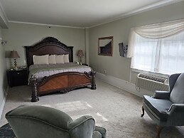 Lowell Inn