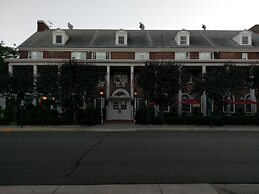 Lowell Inn