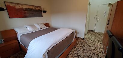 Lowell Inn