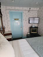 Lowell Inn