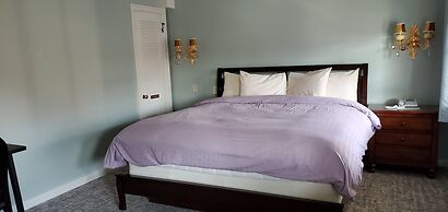 Lowell Inn