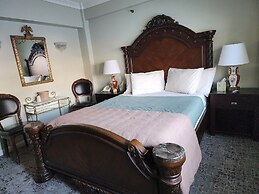Lowell Inn