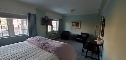 Lowell Inn