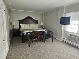 Lowell Inn