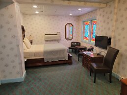 Lowell Inn