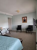 Lowell Inn