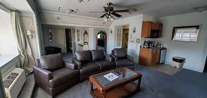Lowell Inn
