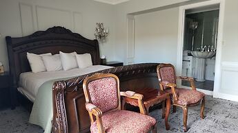 Lowell Inn