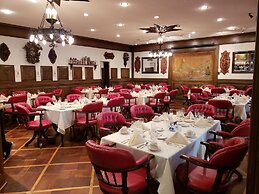 Lowell Inn