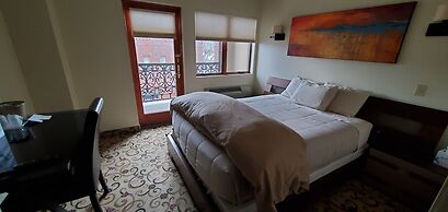 Lowell Inn