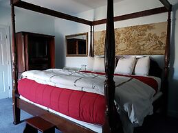 Lowell Inn