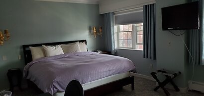 Lowell Inn