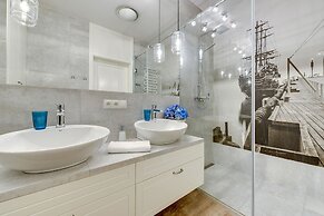 Lion Apartments -Aquarius Deluxe