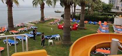 Nuova Beach Hotel