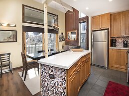 Vantage Point Condo 411