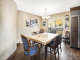 Vantage Point Condo 304