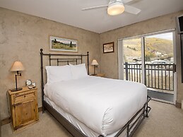 Vantage Point Condo 304