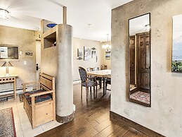 Vantage Point Condo 304