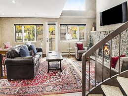 Vantage Point Condo 304