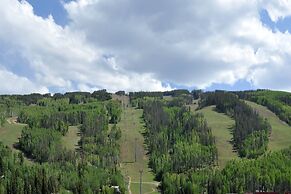 Vantage Point Condo 304