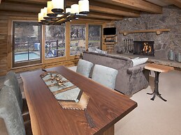 Village Center Condo 1G