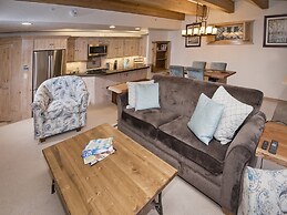 Village Center Condo 1G