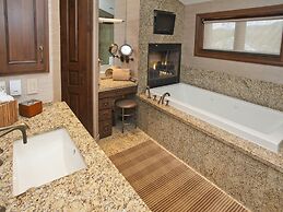 Cascade Village Chalet