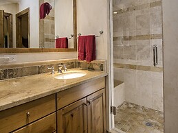 Beaver Creek Landing Condo 206
