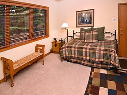 Glacier Court 1844 B