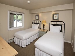 Vantage Point Condo 105