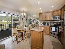 Vantage Point Condo 105