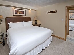 Vantage Point Condo 201